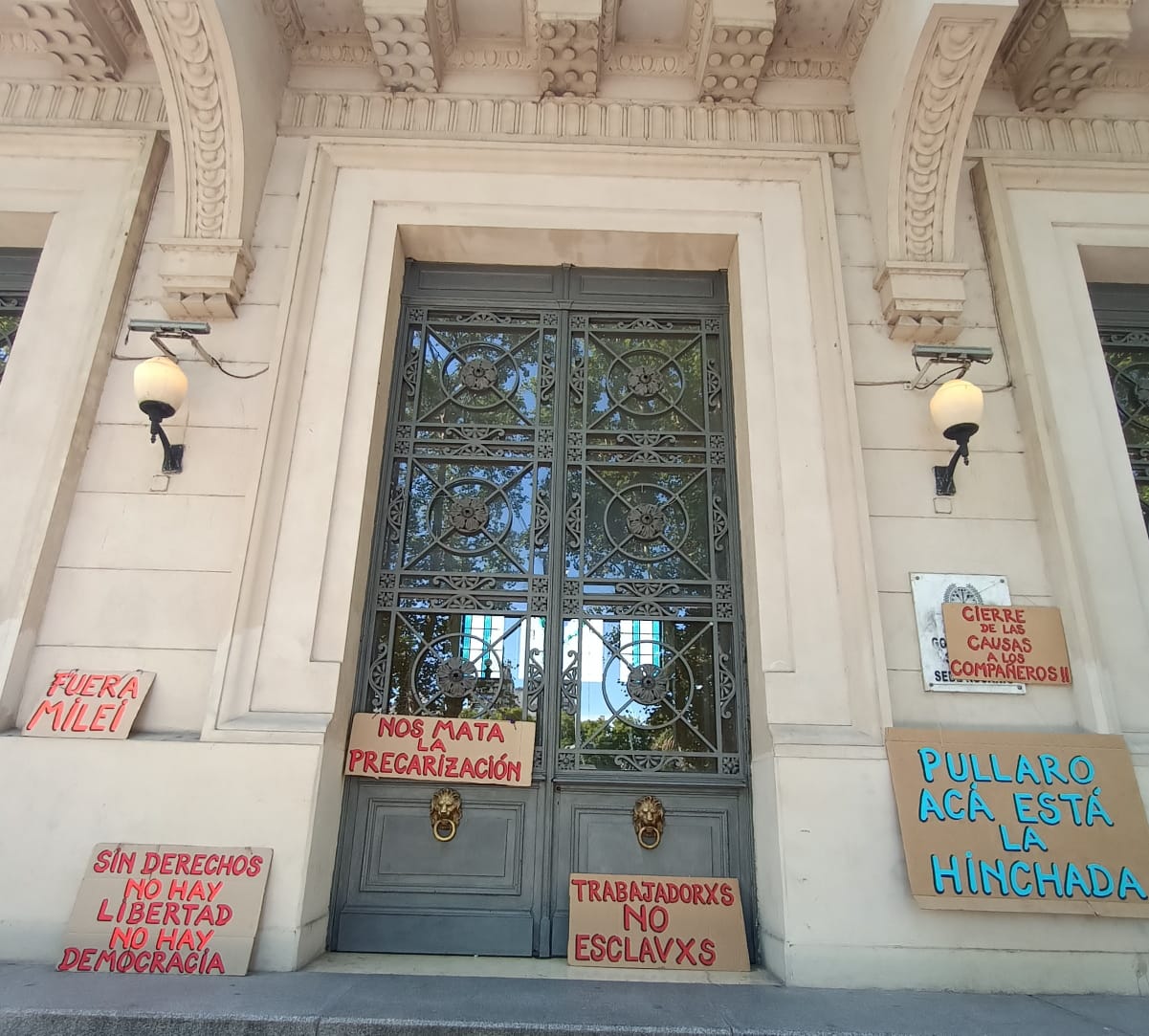 CUANDO LAS BASES SUPERAN A SUS DIRIGENTES